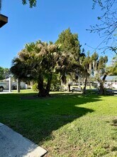 160 N Lakeview Dr, Unit #2 in Haines City, FL - Foto de edificio - Building Photo