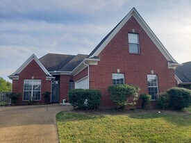 981 Clubhouse Dr in Hernando, MS - Building Photo