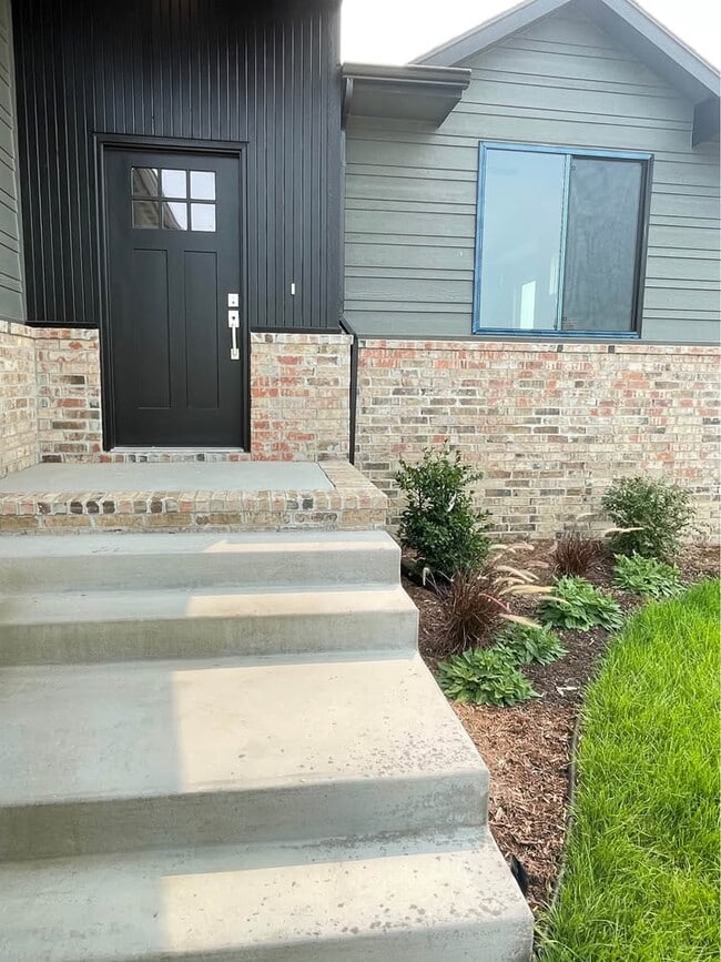 5496 N Toben Dr in Bel Aire, KS - Building Photo - Building Photo