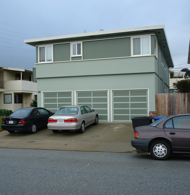 435 Serra Dr in South San Francisco, CA - Foto de edificio - Building Photo