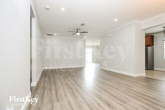 1107 Lauren Manor Loop in Ruskin, FL - Building Photo - Building Photo