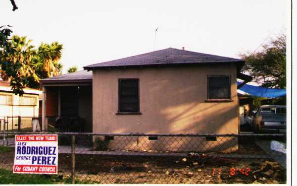 5111-5115 1/2 Santa Ana S in Cudahy, CA - Building Photo