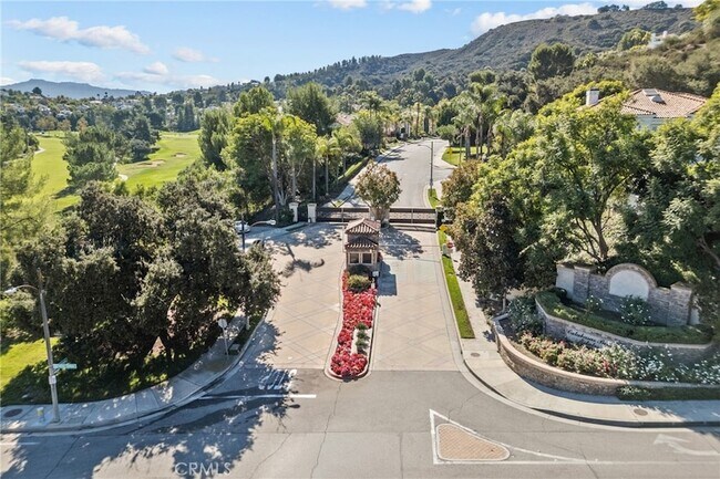 3450 Malaga Ct in Calabasas, CA - Building Photo - Building Photo