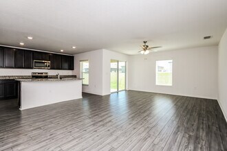 1375 Swan Lake Cir in Dundee, FL - Building Photo - Building Photo