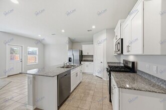 537 Bronze Cir W in Springtown, TX - Building Photo - Building Photo