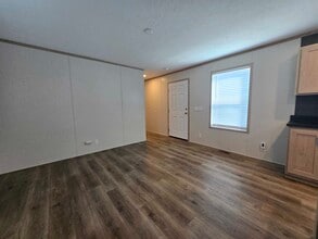 52705 Van Buren Dr in Chesterfield, MI - Building Photo - Building Photo