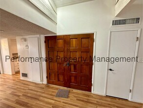 6001 Hesketh Dr in Bakersfield, CA - Building Photo - Building Photo