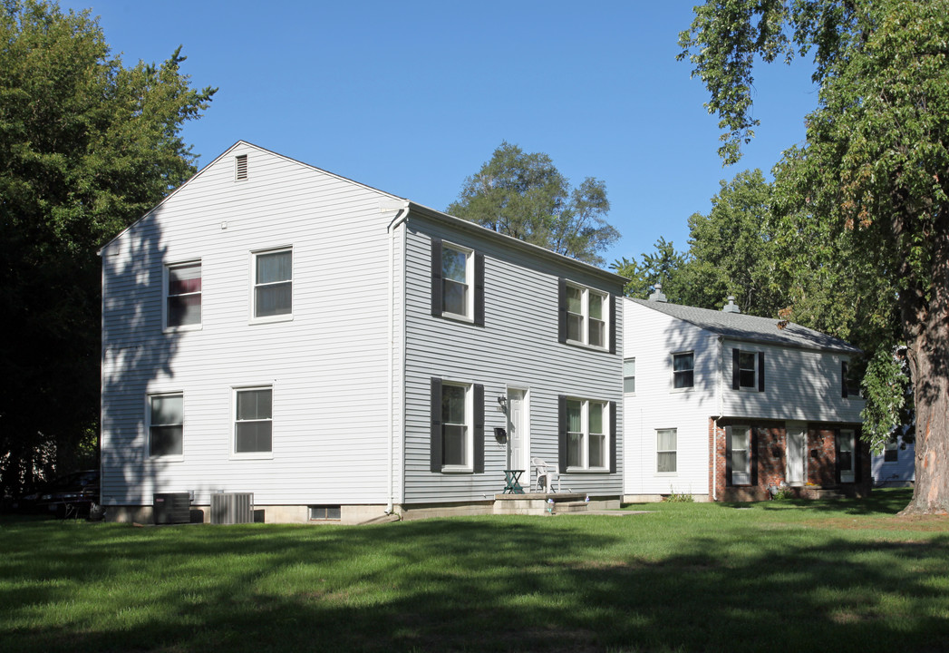 Elmhurst Park in Toledo, OH - Building Photo