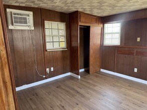 16917 W Lynbrook in Montgomery, TX - Foto de edificio - Building Photo