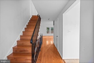 14428 Black Horse Ct in Centreville, VA - Building Photo - Building Photo
