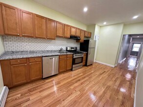 295 Windsor St, Unit 3 in Cambridge, MA - Foto de edificio - Building Photo