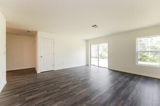 431 Eisenhower Blvd in Lehigh Acres, FL - Building Photo - Building Photo