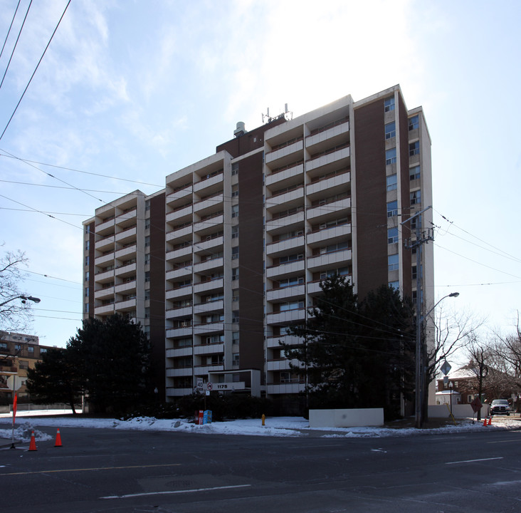 Marlester Manor in Toronto, ON - Building Photo