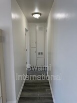 1102 1/2 W 92nd St in Los Angeles, CA - Building Photo