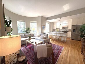 12 Cumberland St in Boston, MA - Building Photo - Building Photo