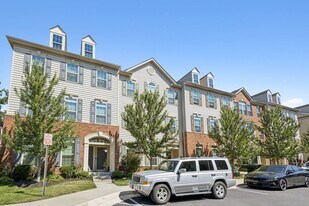 42114 Piebald Square in Stone Ridge, VA - Building Photo