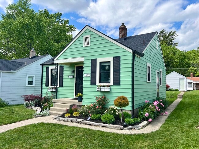 1309 Central Park Ave in Dayton, OH - Building Photo - Building Photo