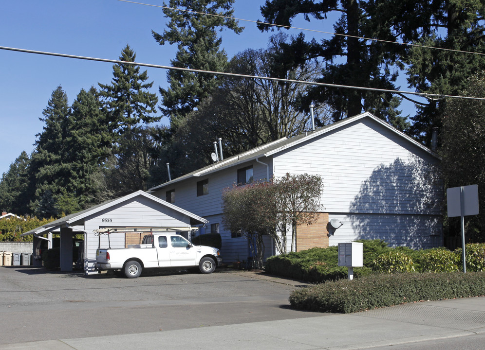 9555 SW Tualatin Rd in Tualatin, OR - Building Photo