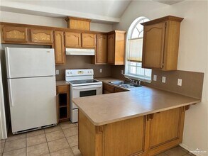 11 La Mancha Dr in Edinburg, TX - Building Photo - Building Photo