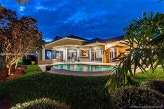 2726 Meadowood Dr in Weston, FL - Building Photo - Building Photo
