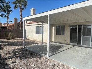 1632 Indian Cove Ln in Las Vegas, NV - Building Photo - Building Photo