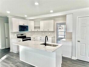 312 Woodmont Ct in Macon, GA - Foto de edificio - Building Photo