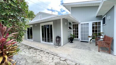 615 N Kalaheo Ave in Kailua, HI - Foto de edificio - Building Photo