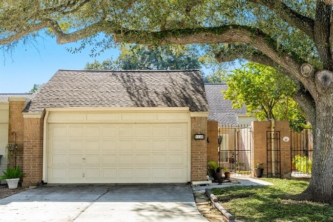 property at 1814 Veranda Dr
