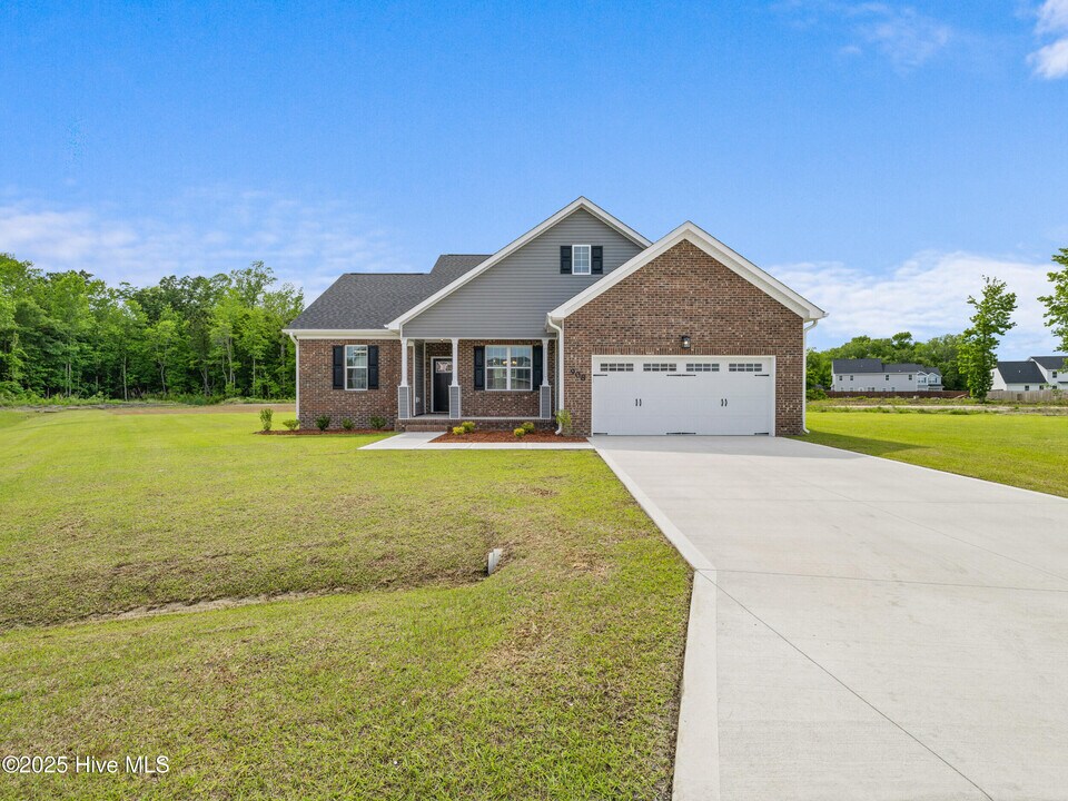 908 Freewoods Ct in Jacksonville, NC - Building Photo
