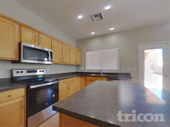 6524 W Range Mule Dr in Phoenix, AZ - Building Photo - Building Photo