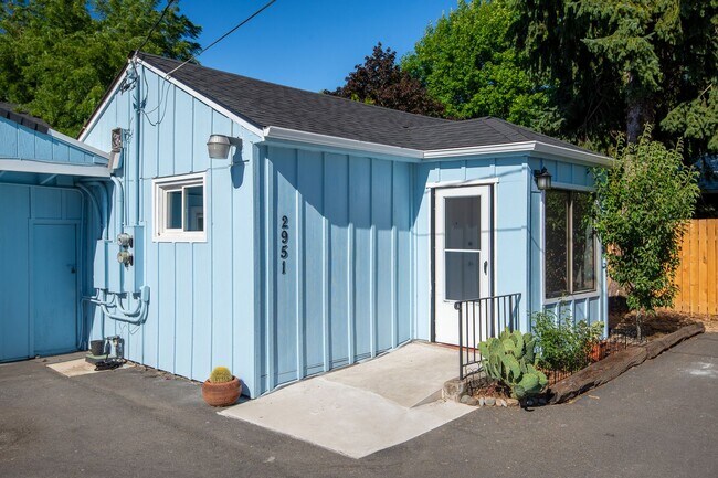 property at 2951 D St NE