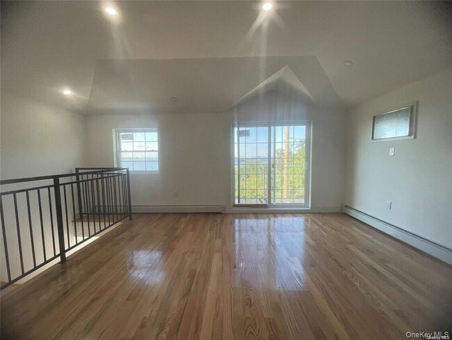 72-41 Hillmeyer Ave in Queens, NY - Building Photo - Building Photo