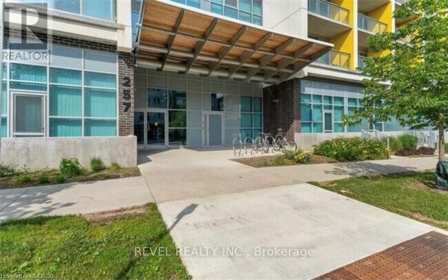 257-257 Hemlock St in Waterloo, ON - Building Photo - Building Photo