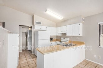 832 W Laguna Dr in Tempe, AZ - Building Photo - Building Photo