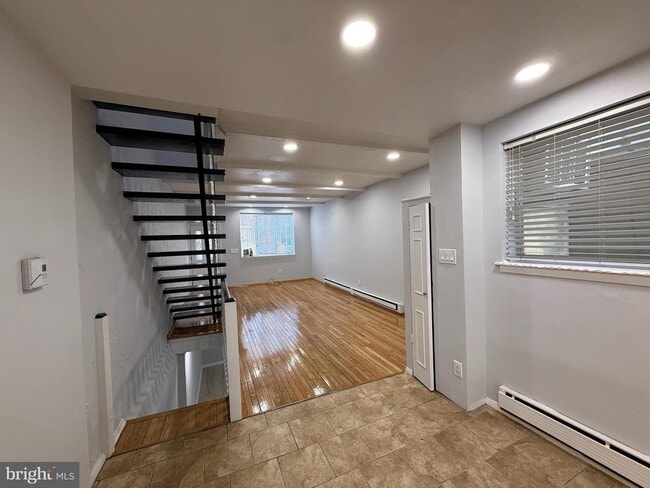 property at 2425 S Warnock St