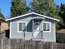 2722 Garden St in Oakland, CA - Building Photo