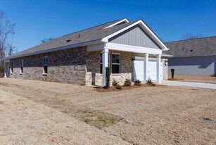 398 Jackson Pt Cir in Huntsville, AL - Building Photo