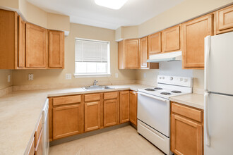 Birchwood at Parker Hall 55+ Community in Camden, NJ - Building Photo - Interior Photo