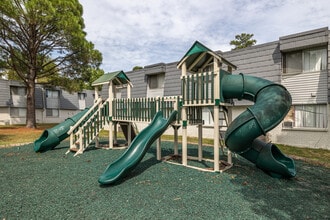 De Soto Park Apartments in Little Rock, AR - Building Photo - Building Photo