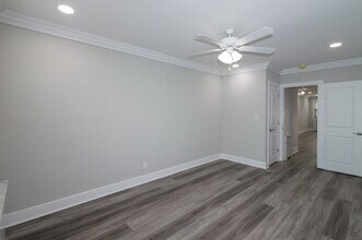 Fairfield Estates At Stewart Manor in Stewart Manor, NY - Foto de edificio - Building Photo