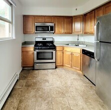 2005 W Touhy Ave in Chicago, IL - Building Photo - Building Photo