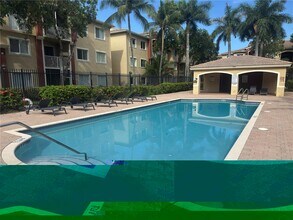 7085 Nova Dr, Unit 203 in Davie, FL - Building Photo - Building Photo