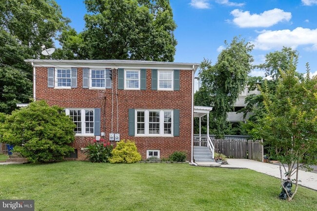 property at 2613 S Troy St