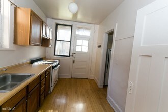 1002 Crain St-Unit -Unit 1 in Evanston, IL - Building Photo - Building Photo