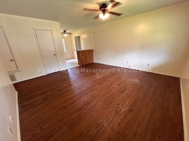 905 W Baltimore St in Greenwood, AR - Building Photo - Building Photo