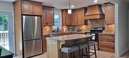 148 Sand Hill Rd in Greenfield Center, NY - Foto de edificio - Building Photo