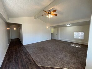 3913 Grass Valley Pl in Las Vegas, NV - Foto de edificio - Building Photo