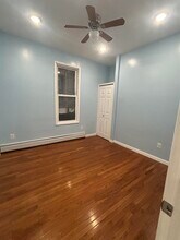 72 Fairview Ave in Jersey City, NJ - Building Photo - Building Photo