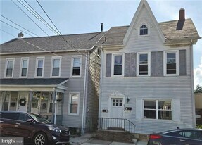 632 Linden St in Bethlehem, PA - Building Photo