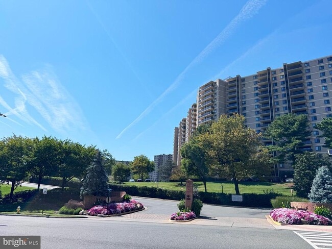 property at 205 Yoakum Pkwy